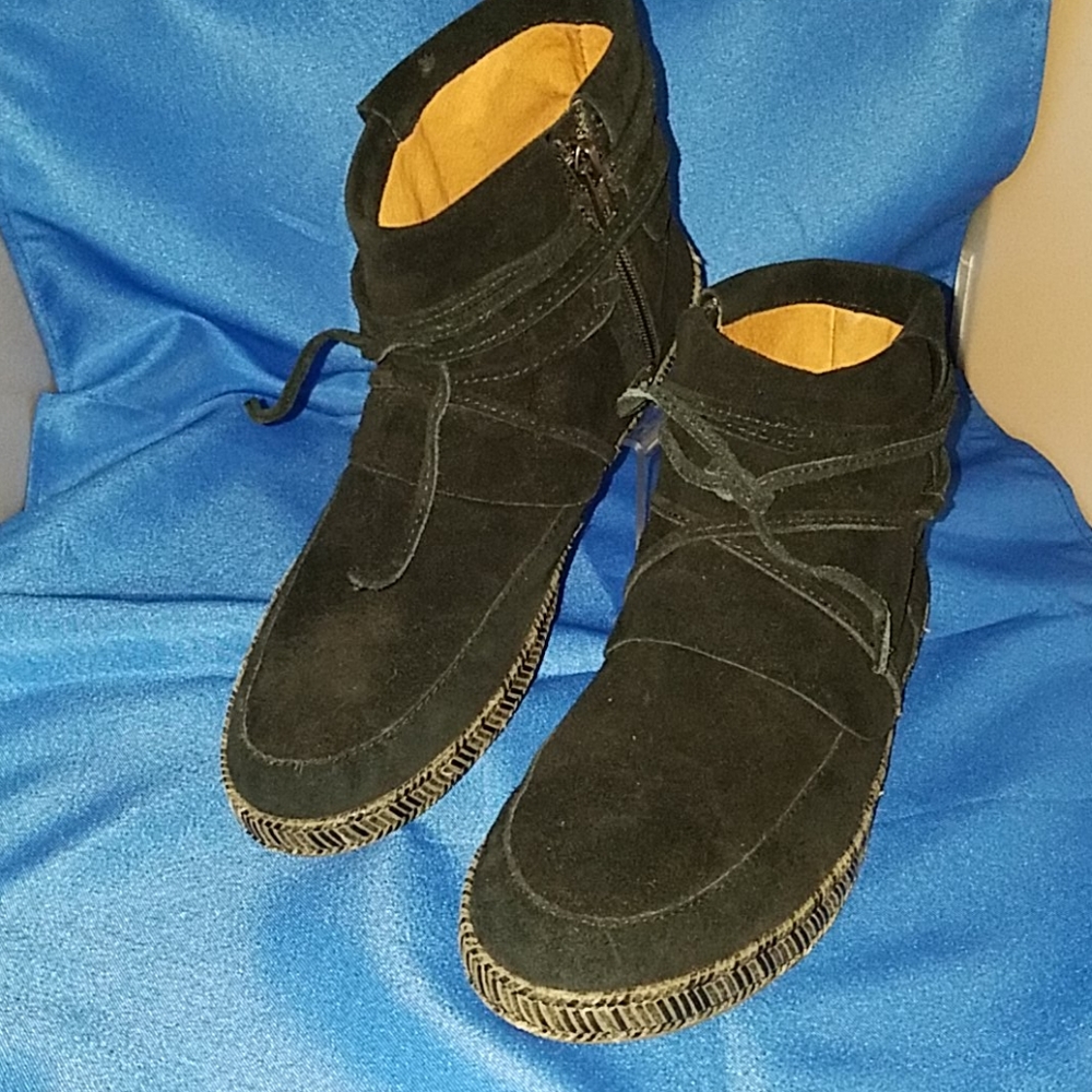 UGG Reid Boots